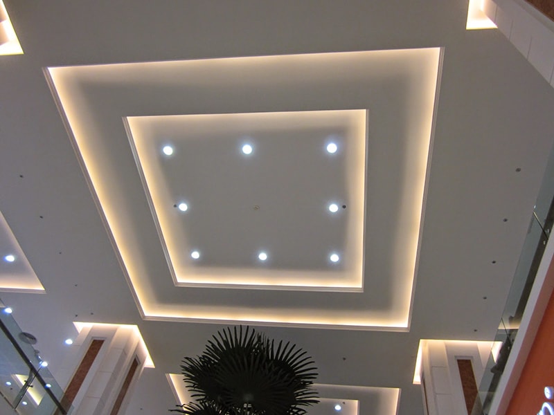 Đèn âm led trần mặt cong viền trắng