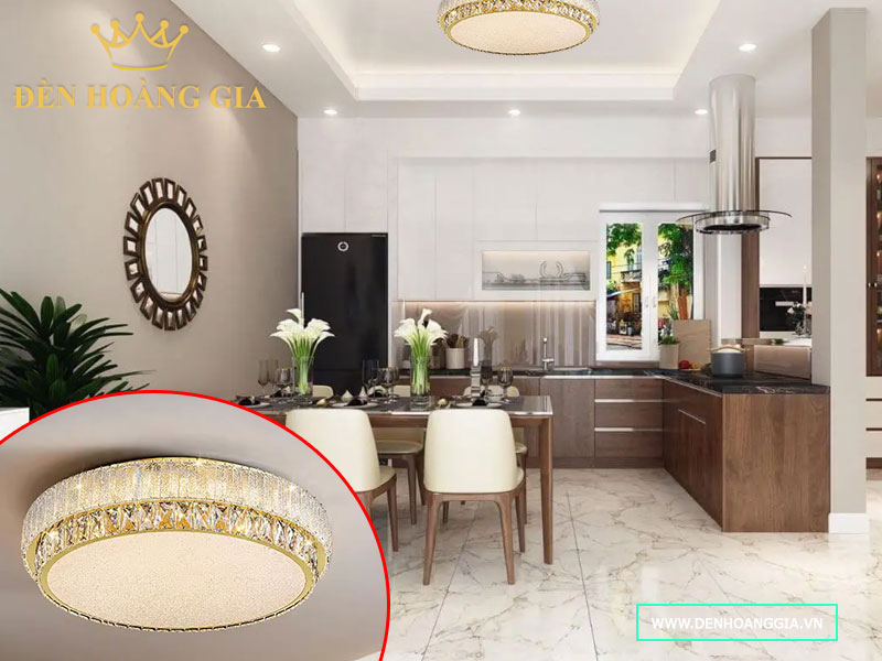 Phòng bếp lắp đèn led ốp trần viền pha lê