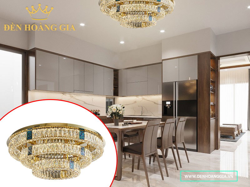 Phòng bếp lắp đèn led ốp trần pha lê sang trọng