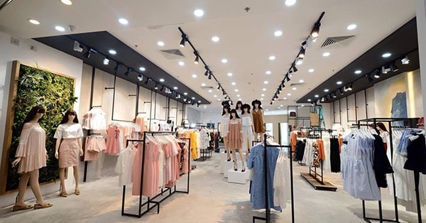 Nên sử dụng ánh sáng trắng đèn Spotlight cho không gian chung
