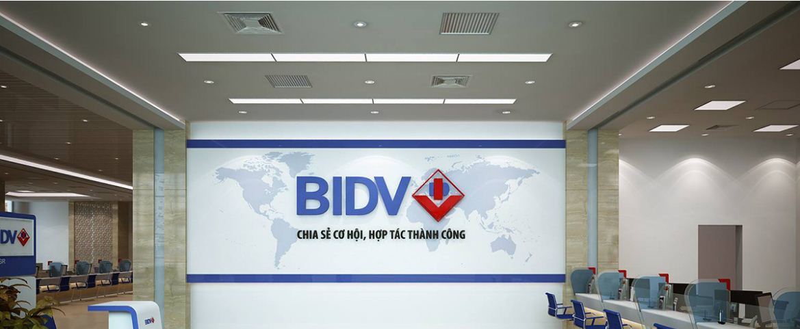 Ngoài đèn led Panel 300x600, phòng giao dịch ngân hàng BIDV này cũng sử dụng cả đèn led Panel 600x600