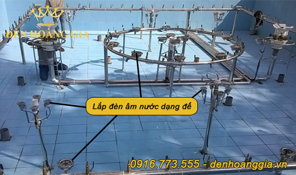 Lắp đèn âm nước dạng đế cho đài phun
