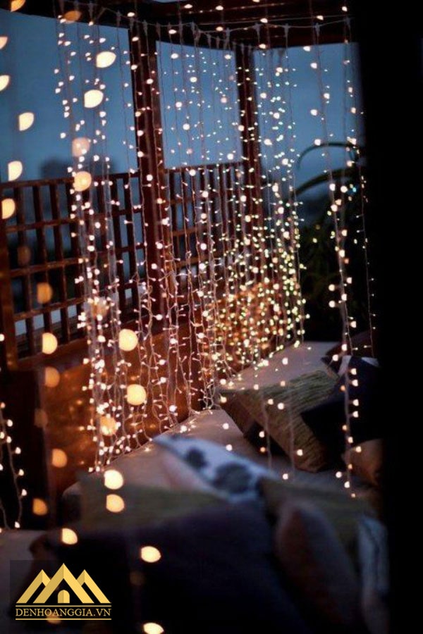 Sử dụng đèn led như một tấm rèm lung linh ánh sáng trong phòng ngủ Sử dụng đèn led như một tấm rèm lung linh ánh sáng trong phòng ngủ
