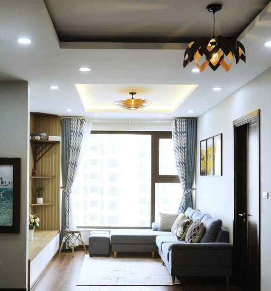 Phòng khách tiện nghi chiếu sáng với đèn led âm trần