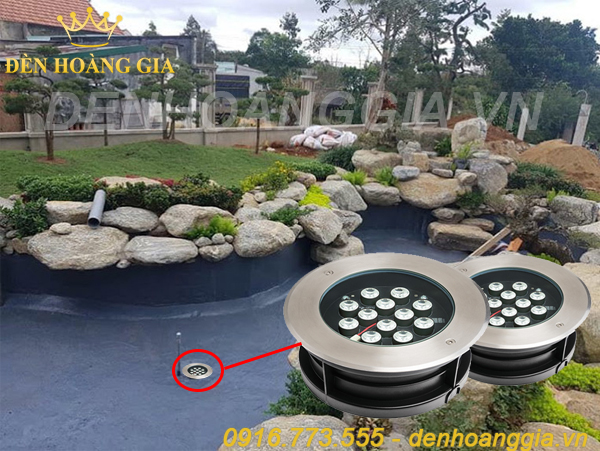 Lắp đèn âm sàn chống nước cho hồ cá