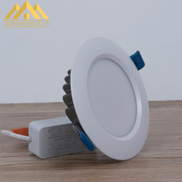 Đèn led âm trần sử dụng bộ led driver để ổn định dòng điện