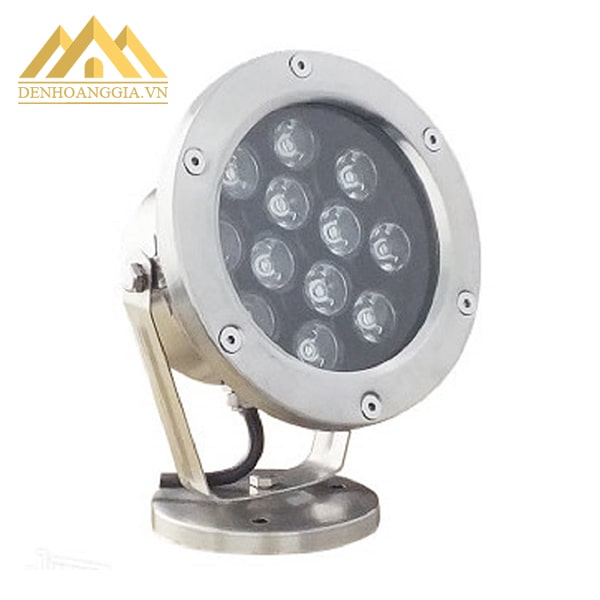 Đèn led âm nước spotlight 12w dạng đế được làm bằng những chất liệu là inox, kính cường lực... an toàn cho con người và sinh vật dưới nước
