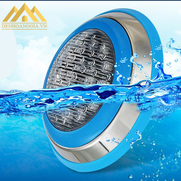 Đèn led bể bơi 18w hoạt động ổn định trong môi trường nước ở độ sâu trên 1 mét và có áp lực
