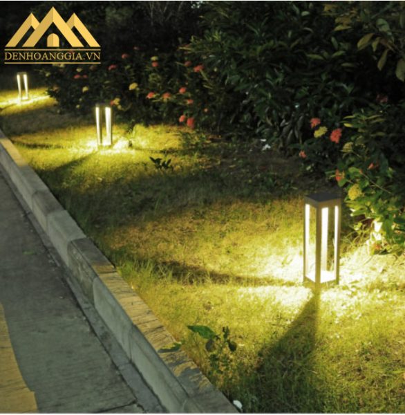 Lắp hệ thống đèn trụ sân vườn chiếu sáng lối đi ở biệt thự tại KĐT Thanh Hà