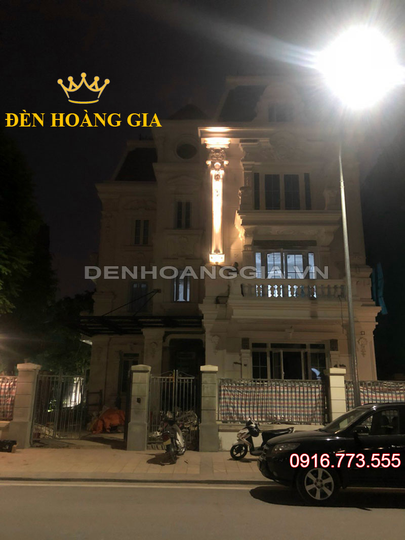 Thử đèn rọi cột cho cột ngoài tòa nhà với công suất 24w