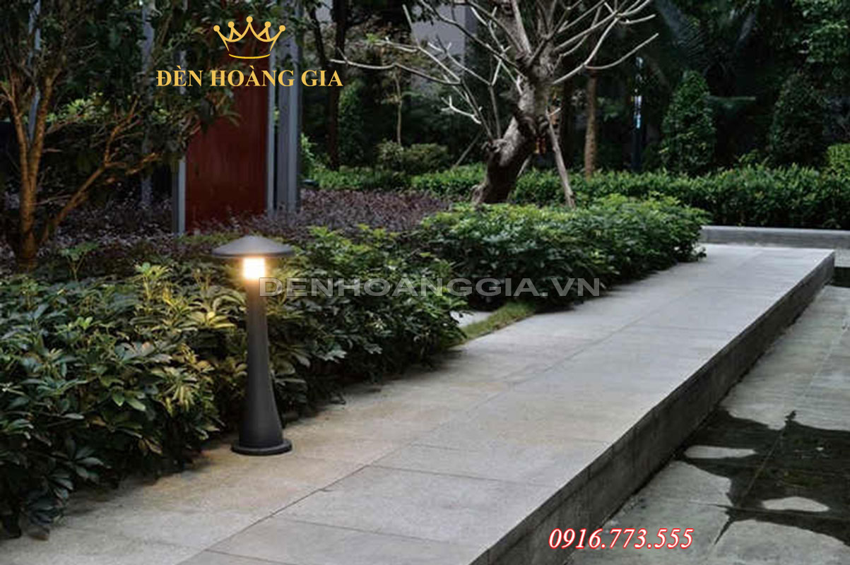 Đèn trụ sân vườn DHG-NSVHD86 thiết kế hiện đại phù hợp với cac không gian như công viên, khuôn viên nhà cao tầng, khu du lịch... Đèn trụ sân vườn DHG-NSVHD86 thiết kế hiện đại phù hợp với cac không gian như công viên, khuôn viên nhà cao tầng, khu du lịch...