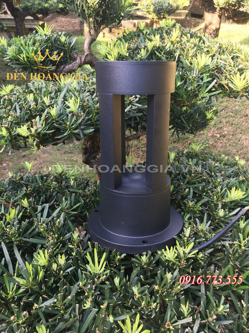 Đèn trụ sân vườn DHG-NSVHD39 vừa sử dụng để trang trí vừa chiếu sáng cho không gian thêm ấn tượng