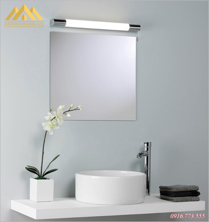Đèn led soi gương lắp đặt ở trong phòng tắm 