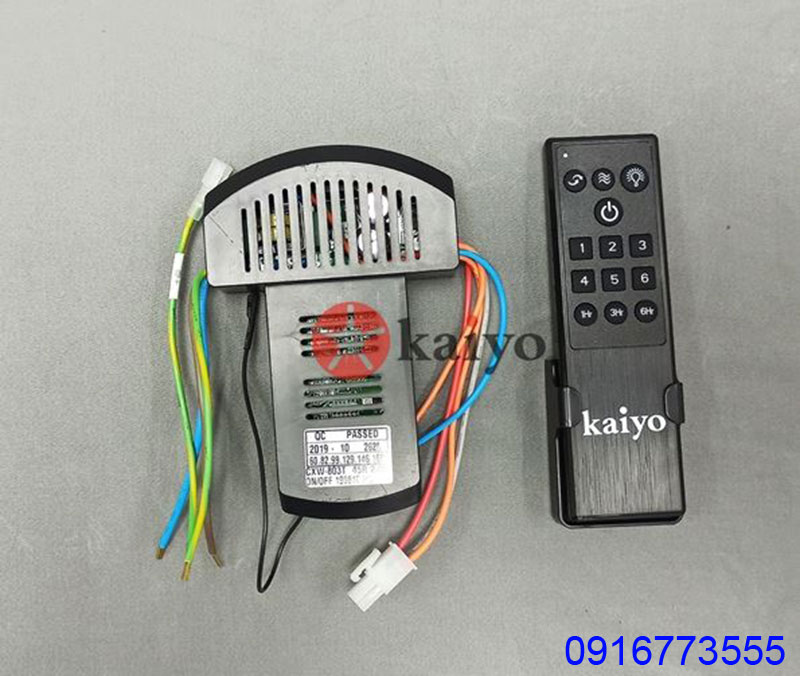 Bộ điều khiền từ xa của đèn quạt trần Kaiyo IWA-218 3 cánh Nhật Bản