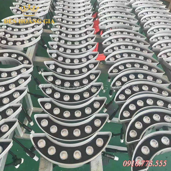 Đèn led chiếu cây bán nguyệt 6w