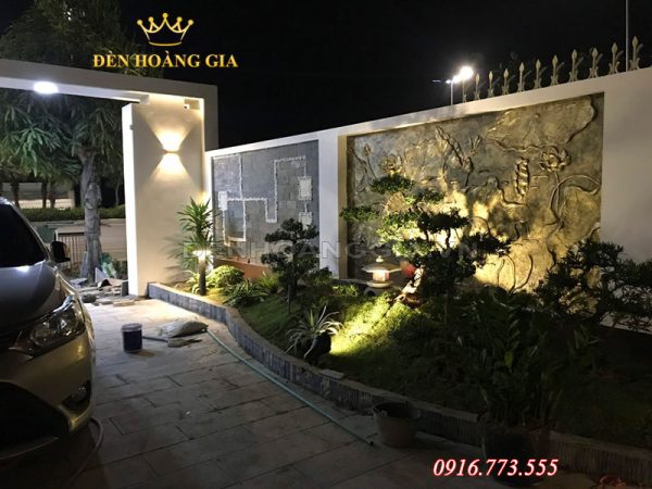 Đèn led chiếu tranh ngoài trời
