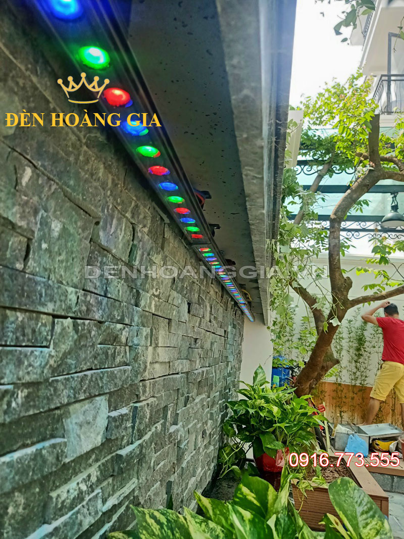 Đèn led thanh chiếu hắt bờ rào đổi màu