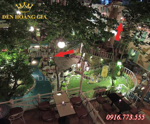 den-tru-cong-quan-cafe.jpg