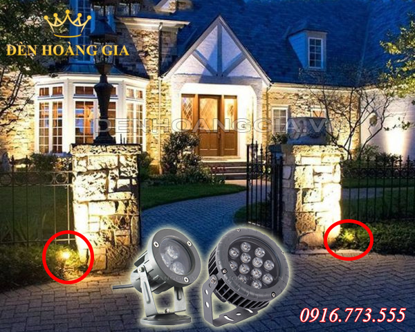 Dùng đèn hắt tường chiếu sáng cổng nhà