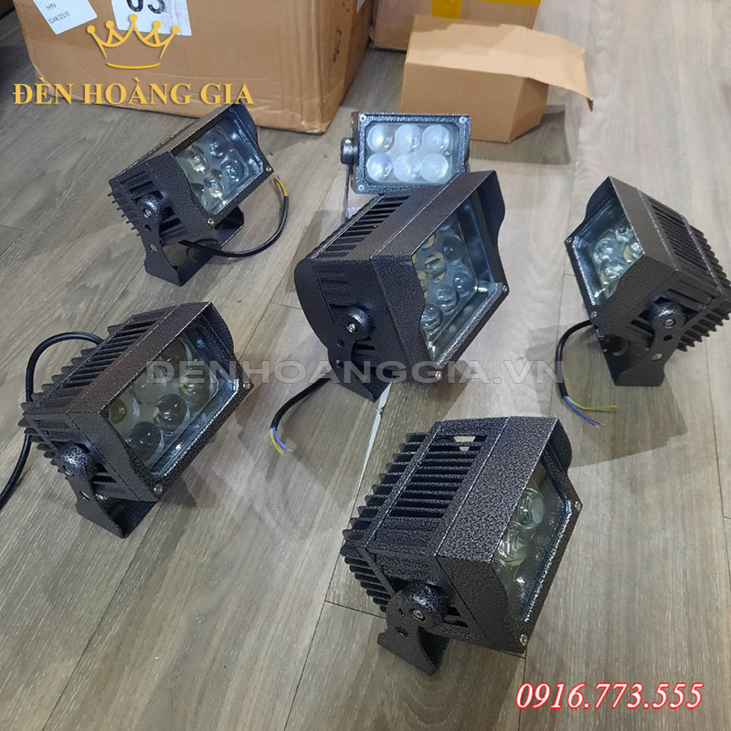 Đèn led rọi cột hình vuông có mũ