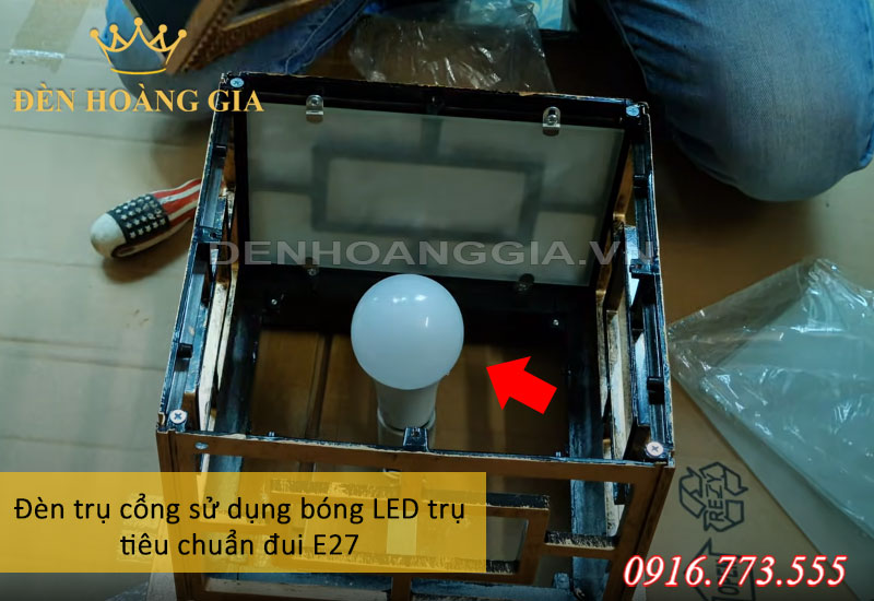 Đèn trụ cổng sử dụng bóng led trụ tiêu chuẩn đui E27