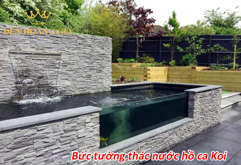 Bức tường thác nước hồ cá Koi bằng kính