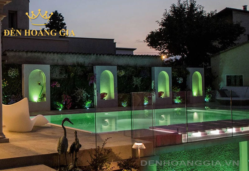 Ứng dụng lắp đèn chiếu sáng dưới nước màu xanh lá