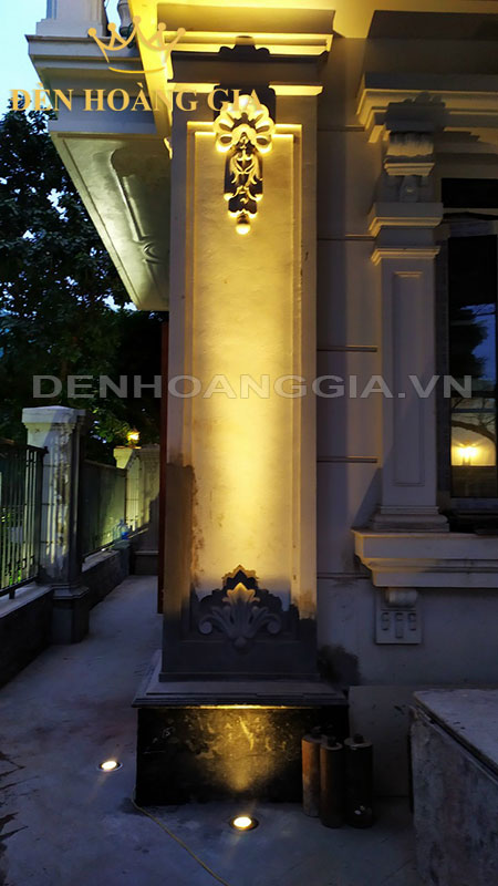 Lắp đèn led âm đất chiếu sáng cột nhà chỉ cần sử dụng đèn có điện áp 220V 