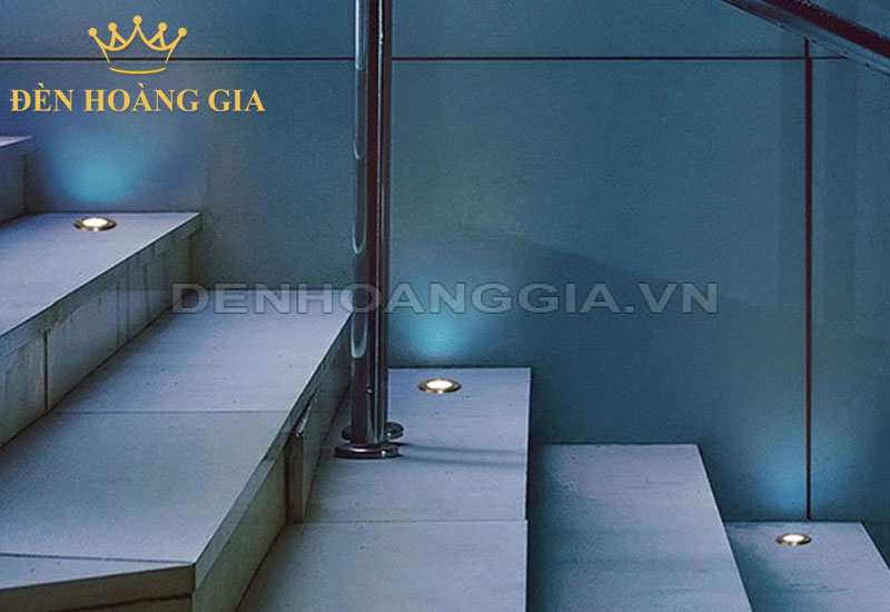 Ứng dụng lắp đèn led âm mặt bậc cầu thang