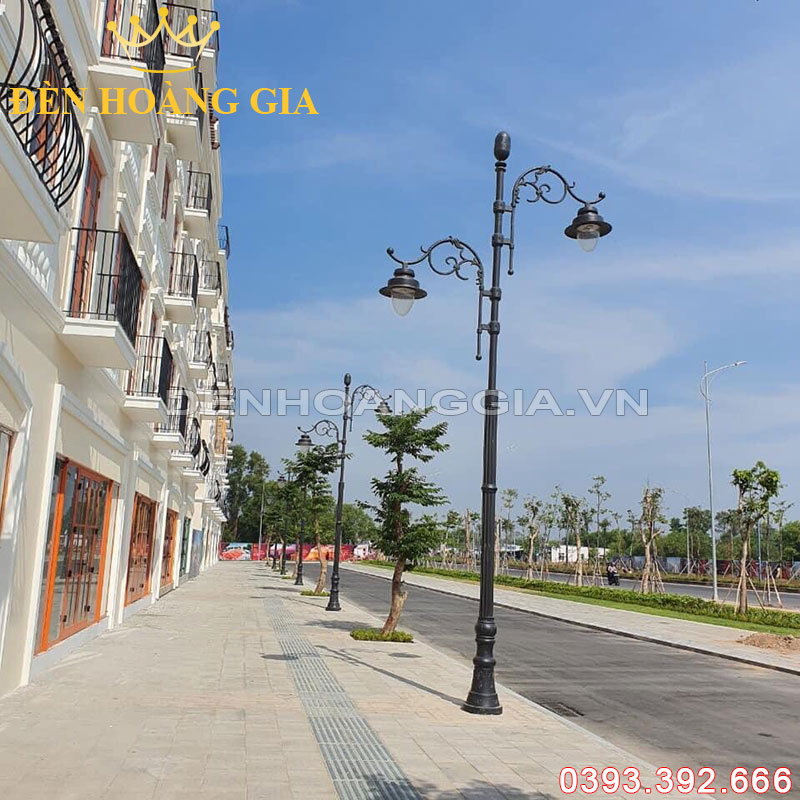 Đèn led trụ sân vườn cao 2 bóng Rolux-TSVCD2B13