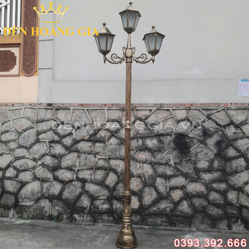 Đèn led trụ sân vườn cao 3 bóng Rolux-TSVCD3B08