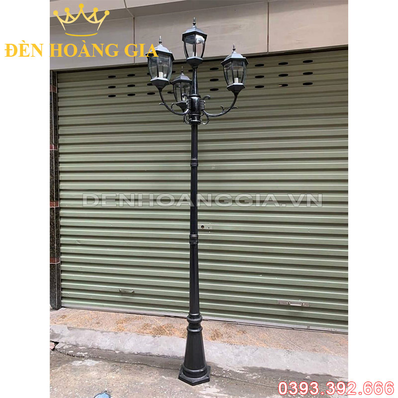 Đèn led trụ sân vườn cao 4 bóng DHG-CSVCD4B10