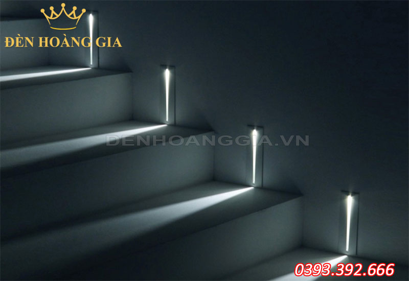 Công trình lắp đèn rọi bậc cầu thang góc chiếu hẹp