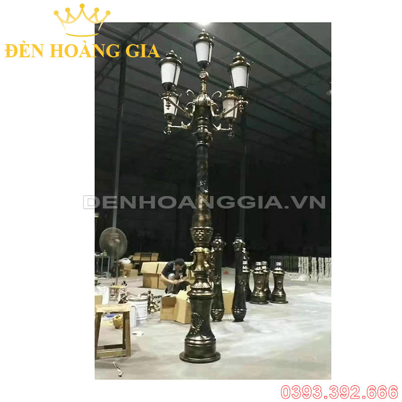 Đèn led trụ sân vườn cao cổ điển VIPPRO Rolux-TSVCDVIP08