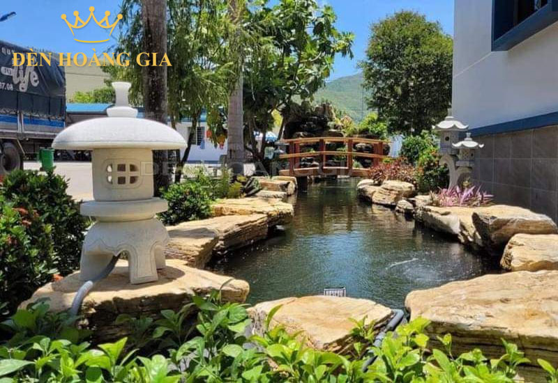 Đèn trụ nấm sân vườn trang trí hồ cá Koi
