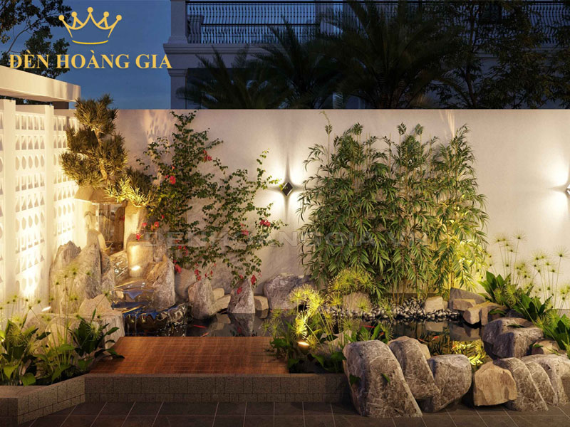 Không gian tiểu cảnh sân vườn được chiếu sáng trở nên đẹp, thu hút hơn khi trời tối