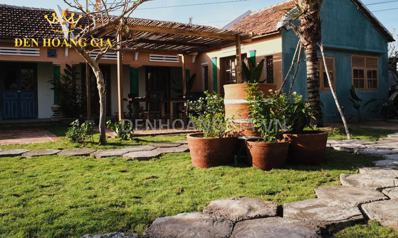 trang trí khoảng sân trước nhà 1