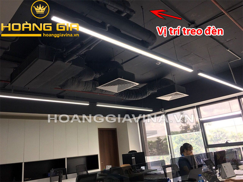 Đèn thích ứng với nhiều kiểu trần, không cần phải khoét lỗ khi lắp