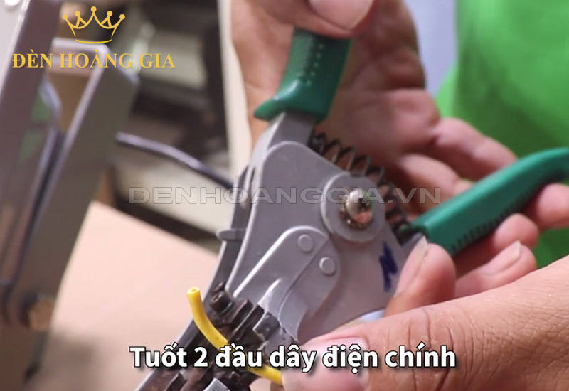 cach-dau-noi-den-pha-led-2-day-va-3-day-dung-ky-thuat (4)