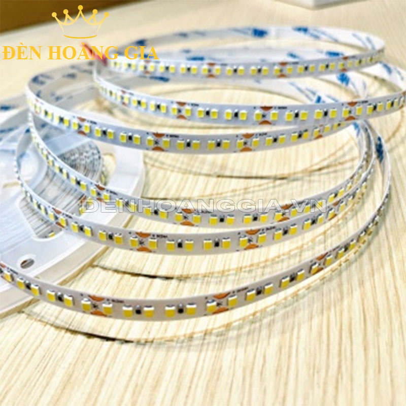 Đèn led dây dán 2835 V6 180Led
