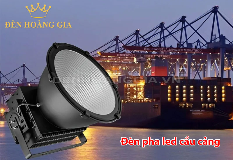 den-pha-led-lap-tren-cao.-cau-cang