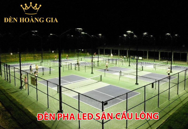 den-pha-led-san-cau-long