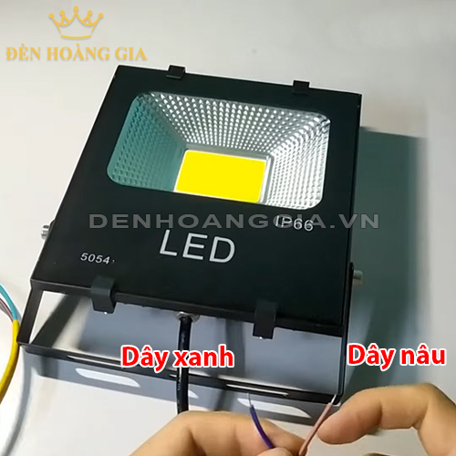 huong-dan-cach-dau-noi-den-pha-led-2-day