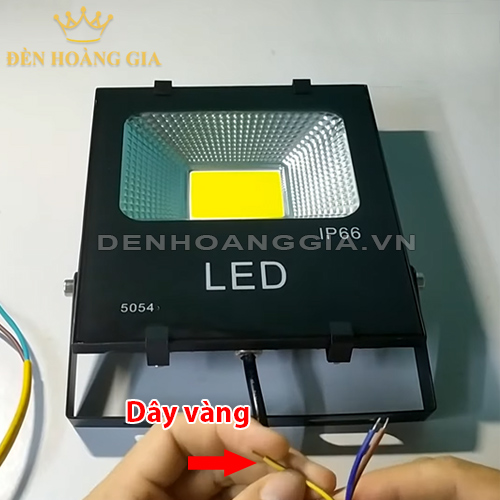 huong-dan-cach-dau-noi-den-pha-led