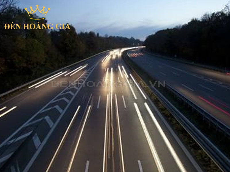 Vấn Đề An Toàn Khi Lắp Đèn Đường
