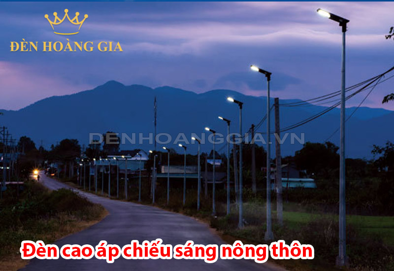 den-cao-ap-chieu-sang-duong-di-nong-thon