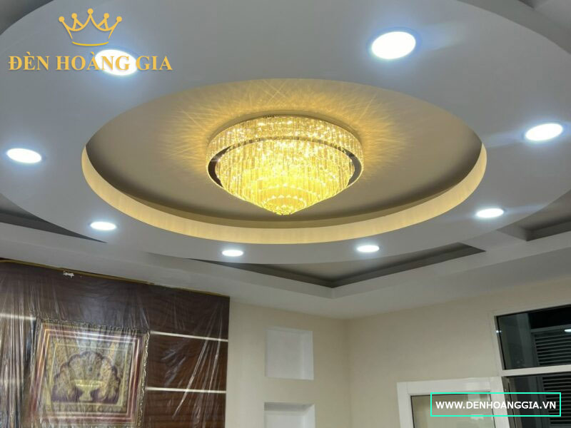 Đèn mâm pha lê ốp trần phòng khách sang trọng, đẳng cấp