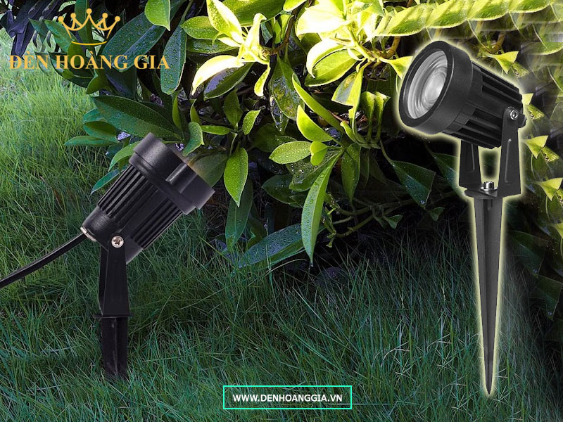 Đèn led cắm cỏ trang trí sân vườn giá rẻ