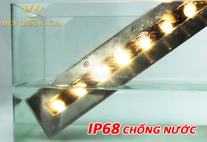 den-led-thanh-chong-nuoc-inox