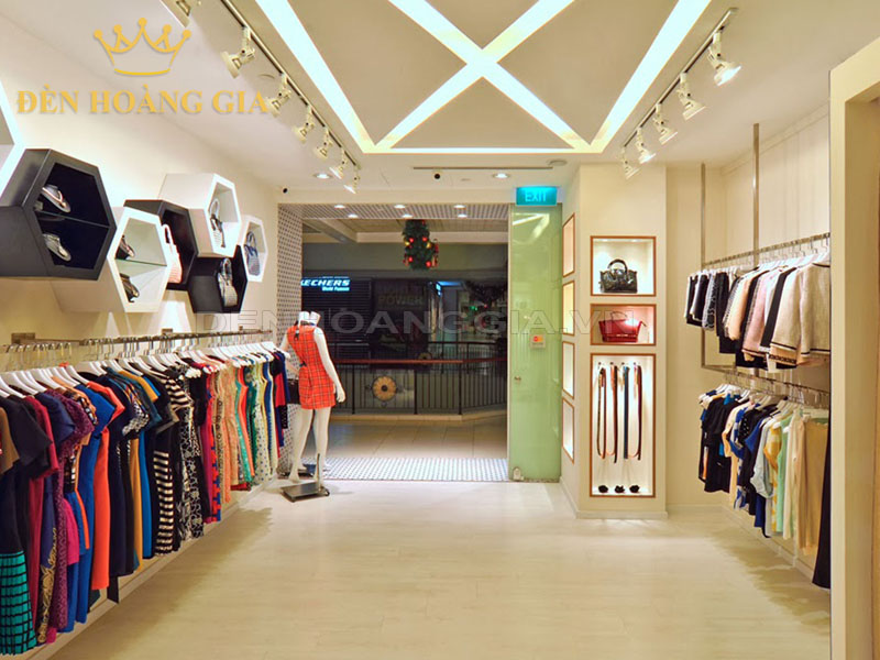 đèn rọi shop quần áo